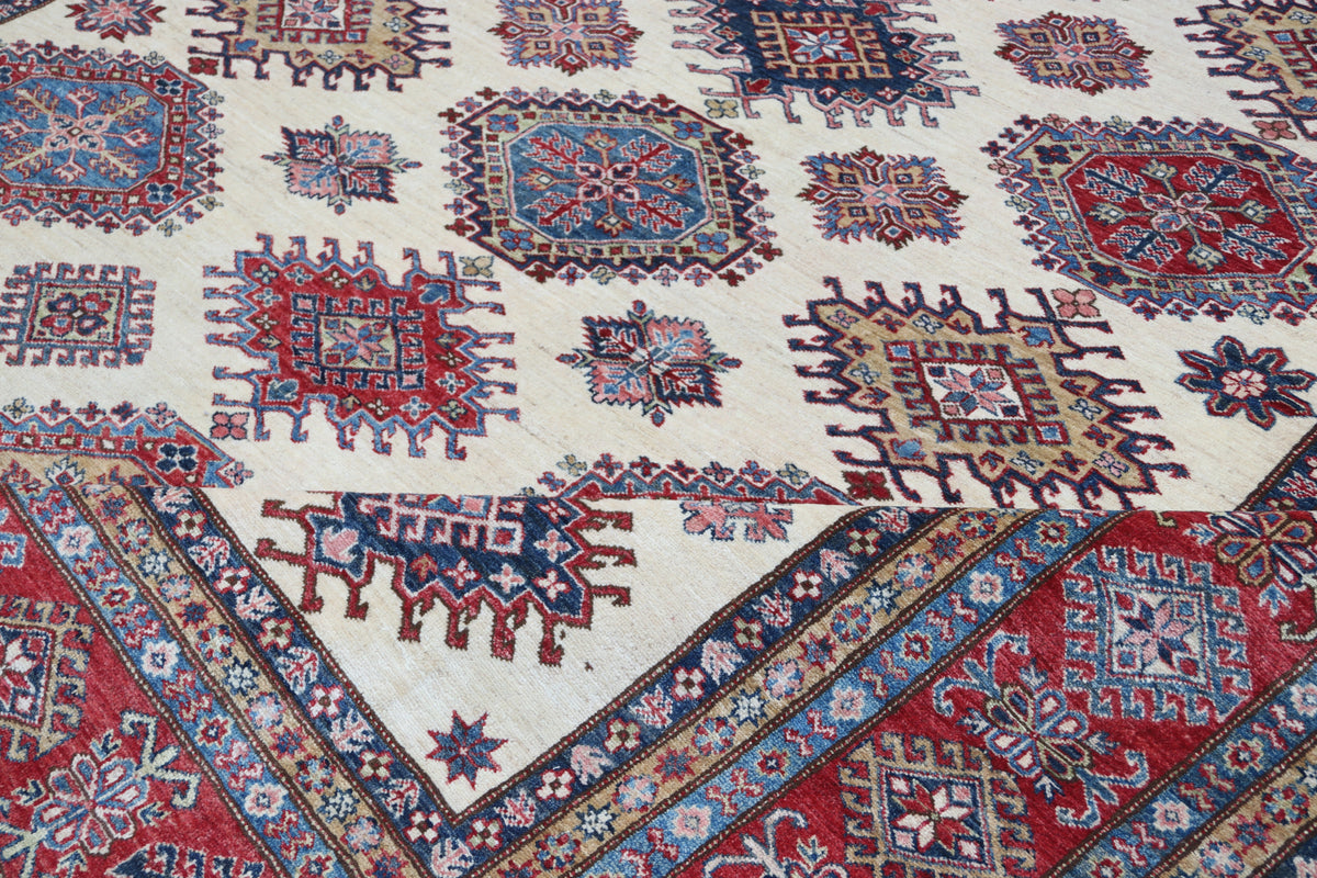 Detail 12 of beige floral Super Kazak cotton-and-wool rug, 9 x 12 ft