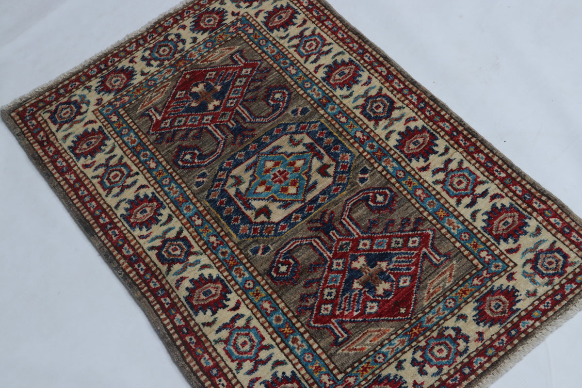 Detail 2 of gray floral Super Kazak cotton-and-wool rug, 2 x 3 ft