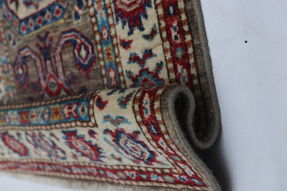 Detail 6 of gray floral Super Kazak cotton-and-wool rug, 2 x 3 ft