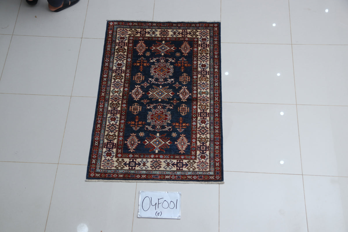 Detail 2 of blue floral Super Kazak cotton-and-wool rug, 3 x 5 ft