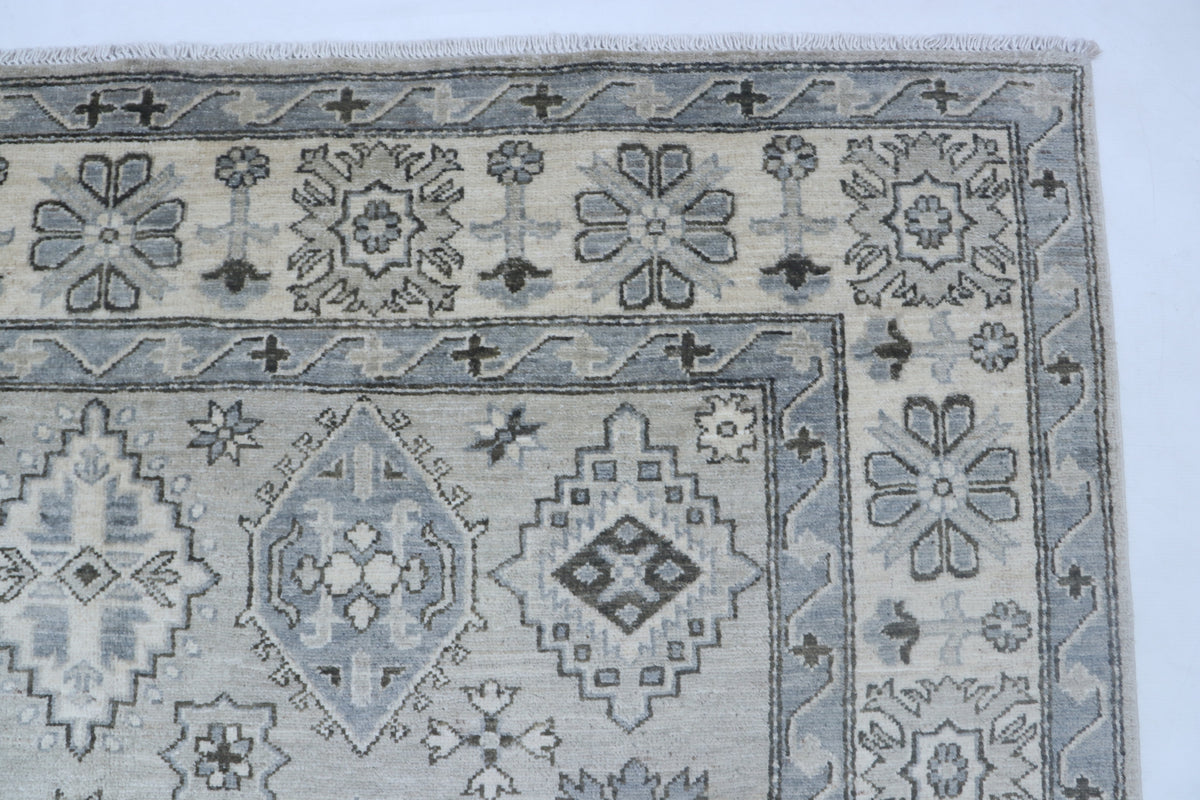 Detail view 6 of gray Chobi 35/40 handwoven wool rug, 6 x 9 ft