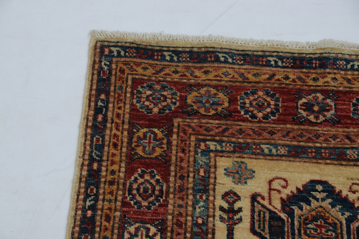 Detail 5 of beige floral Super Kazak cotton-and-wool rug, 2.5 x 4 ft