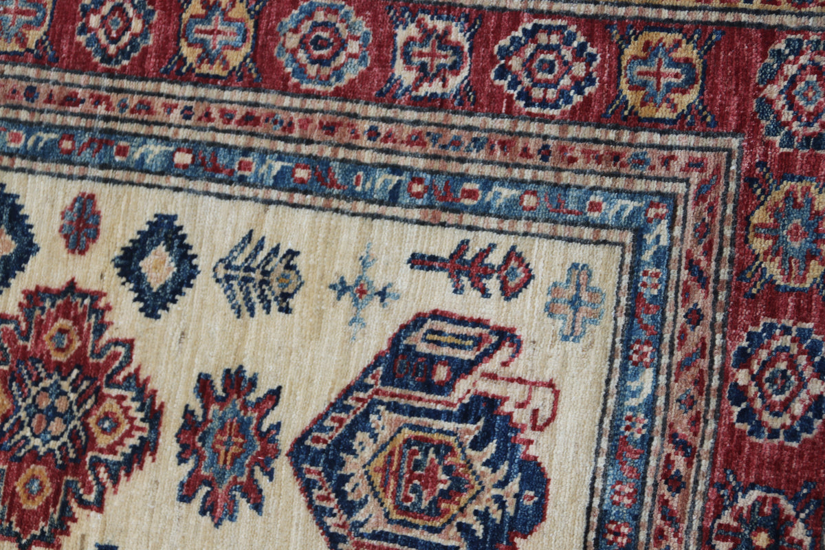 Detail 6 of beige floral Super Kazak cotton-and-wool rug, 2.5 x 4 ft