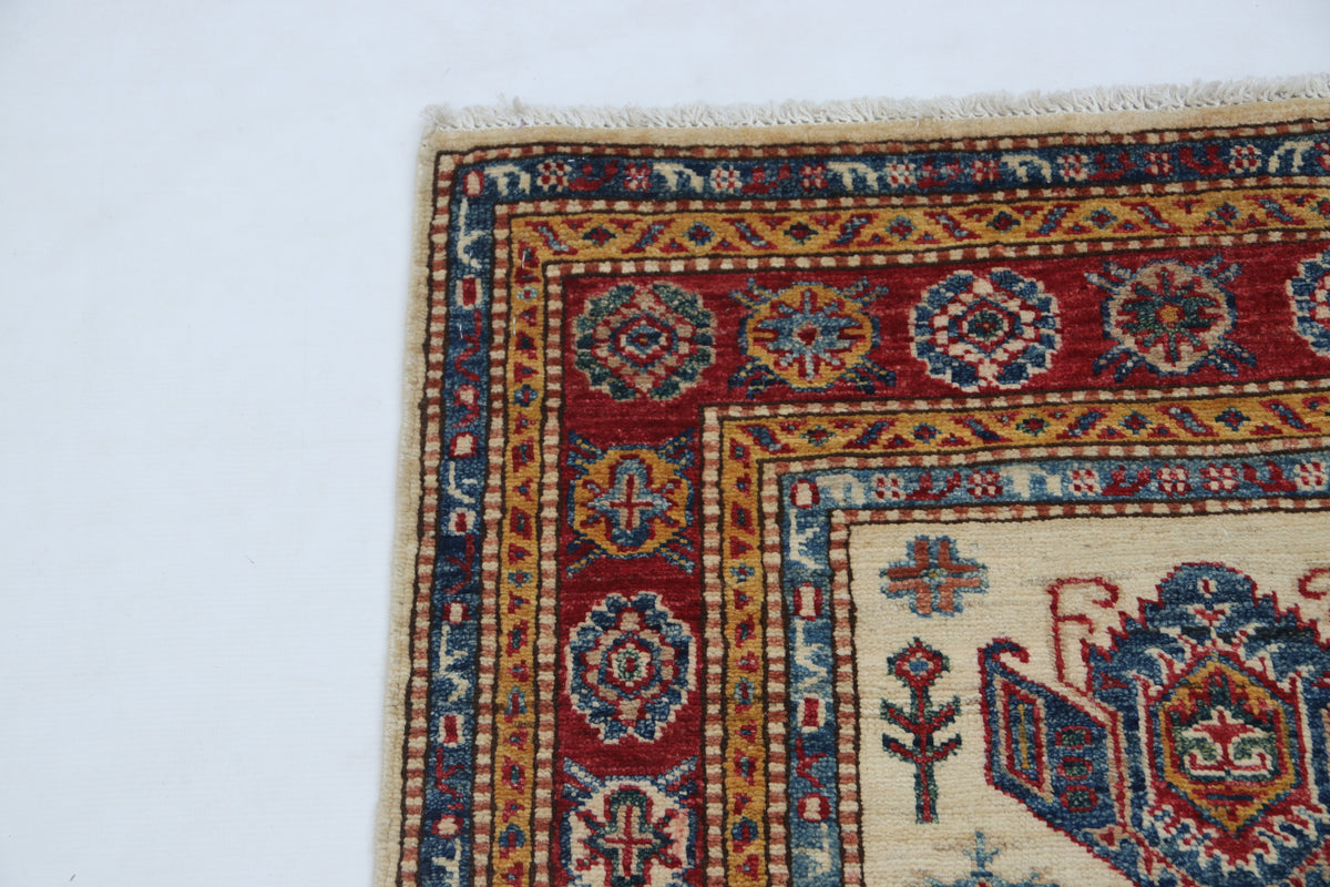 Detail 5 of beige floral Super Kazak cotton-and-wool rug, 2.5 x 4 ft